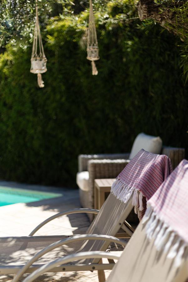 Tria Luxury Residences Stoupa Bagian luar foto