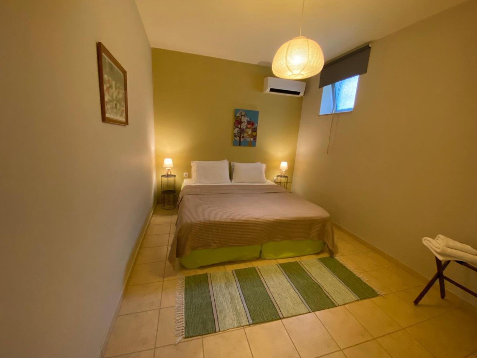 Tria Luxury Residences Stoupa Bagian luar foto